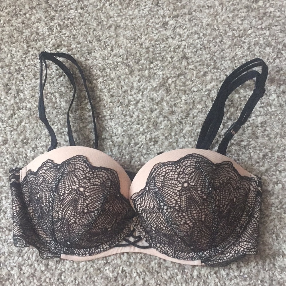 Sexy black and white Victoria’s Secret bra!